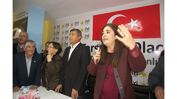 Mimar Esin Erkoç, İYİ Parti Tarsus  Belediye Başkan A. Adaylığını Açıkladı