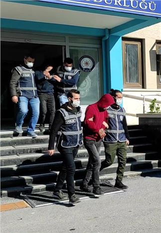 Tarsus'ta Marketi Gasp Eden İki Şahıs Suç Üstü yakalandı