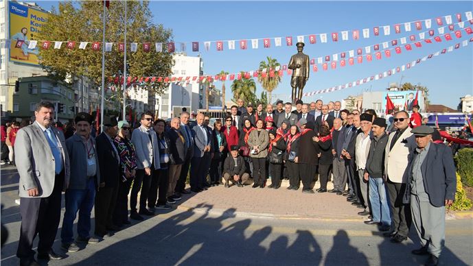 Tarsus’ta Öğretmenler Günü Törenlerle Kutlandı